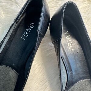 Vaneli Women's Elegant Black Flats, 6.5